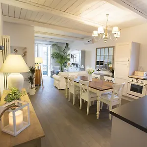 Couette-café Azzurro, Cefalù